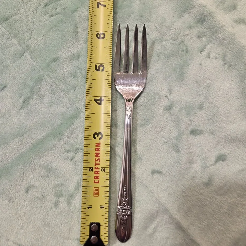 Vintage Wm Rogers Extra Plate Lot of 3 Salad Forks Triumph Pattern 1941
